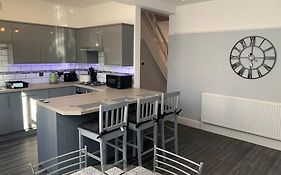 Modern Fully Refurbished 3 Bedroom Home